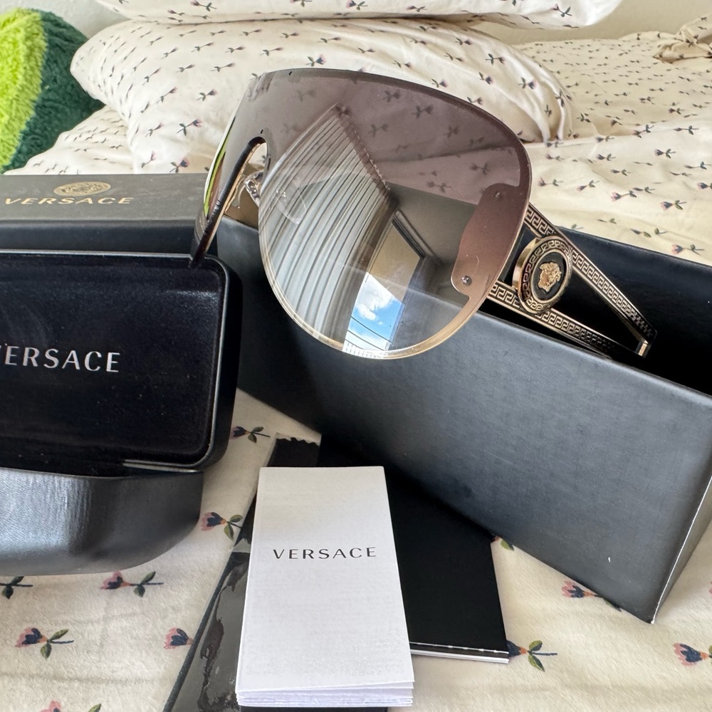 Full Packaging VERSACE Pilot Sunglasses 41mm - Picture 5 of 9